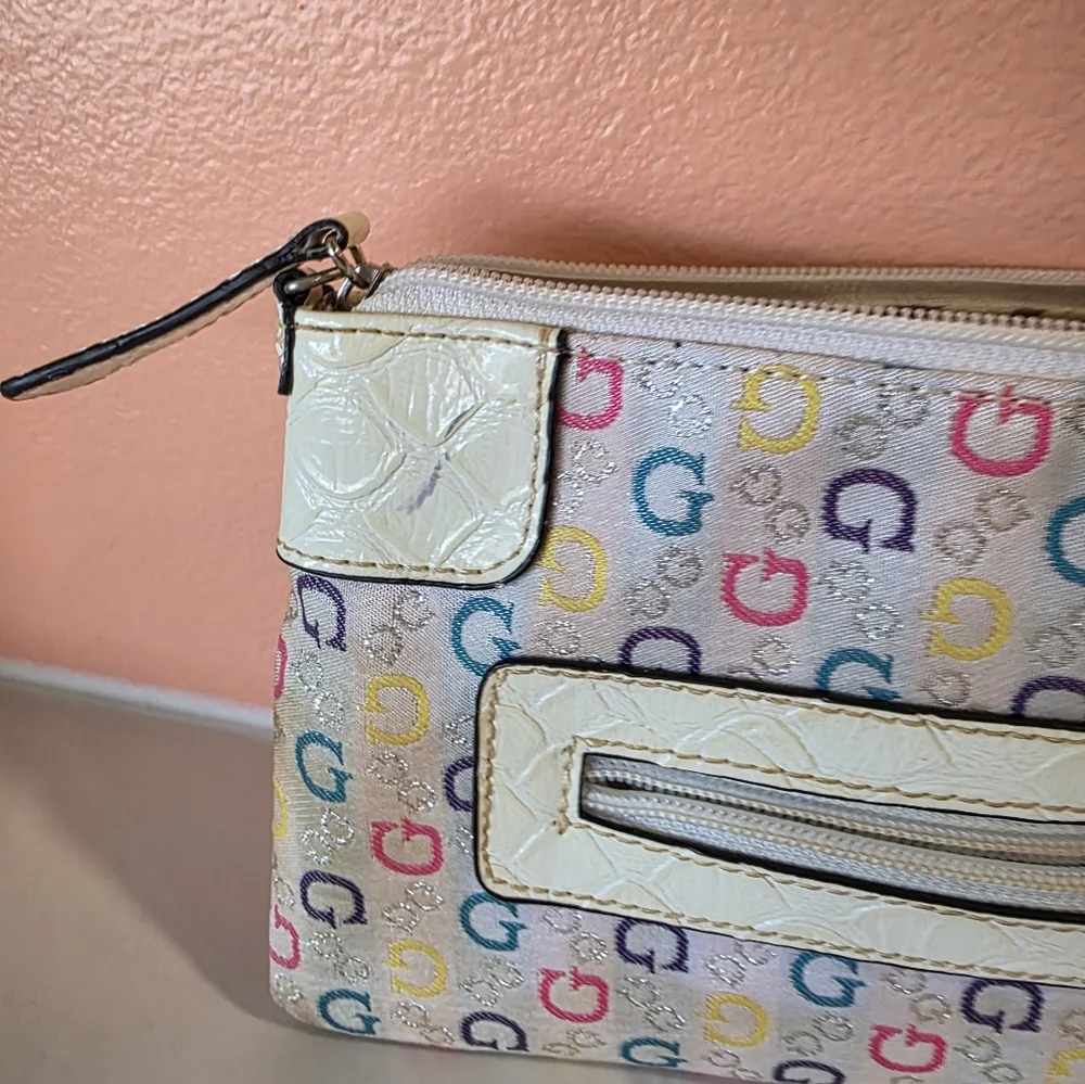 Guess Y2K Vintage Wristlet Candy Color Cream Clutch Retro G Logo Design